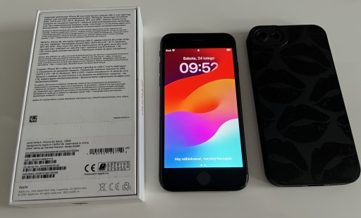 Zdjęcie oferty: Telefon Apple SE 2020 64GB Black