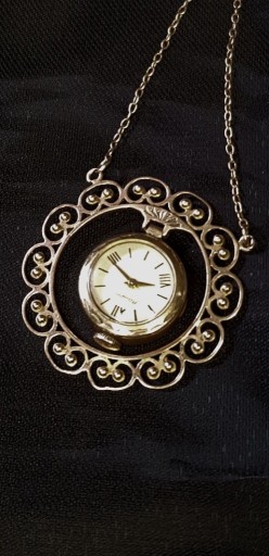 Zdjęcie oferty: Złoty naszyjnik zegarek Haupu (NAIRI)
