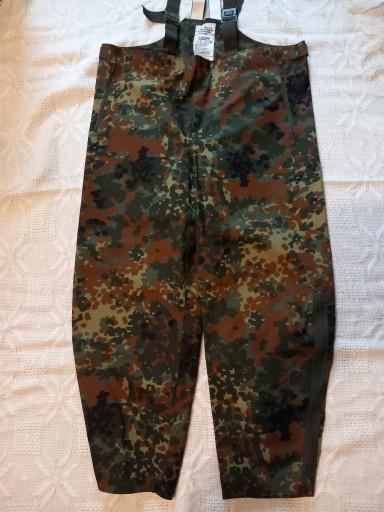 Zdjęcie oferty: Spodnie Gore-Tex wodoodporne Bundeswehr 56/58