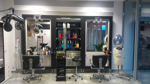 Zdjęcie oferty: kompletne wyposażenie salonu fryzjerskiego