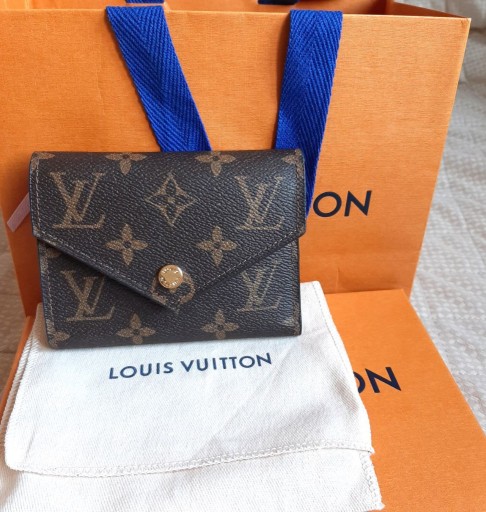 Zdjęcie oferty: Louis Vuitton Victorine portfel monogram 