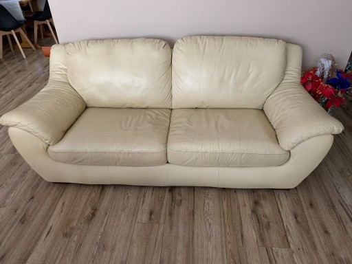 Zdjęcie oferty: Skórzana sofa z dwoma fotelami Okazja