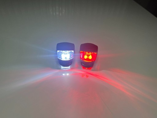 Zdjęcie oferty: Silikonowe swiatło LED na rower kierownicę komplet