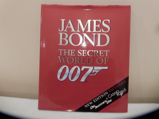 Zdjęcie oferty: James Bond: The Secret World of 007 - 31 x 26 cm