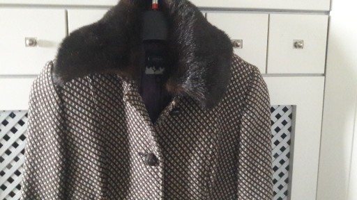 Zdjęcie oferty: Elegancki płaszcz  Amphora - 80% wełna - r.42 / XL - okazja cenowa