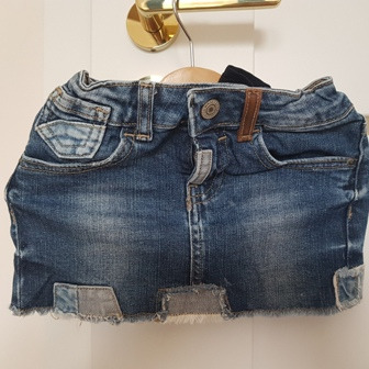 Zdjęcie oferty: Śliczna dżinsowa spódnica Zara roz. 104, 3-4 lata
