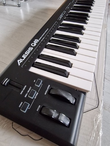 Zdjęcie oferty: Alesis Q49 kontroler midi keyboard pianino