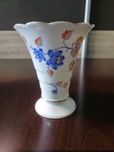 Zdjęcie oferty: Śliczny porcelanowy wazon Volkstedt 1948r. Polecam