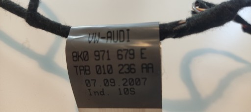 Zdjęcie oferty: Wiązka schowka z lampkami Audi A4 B8 8k0971679e