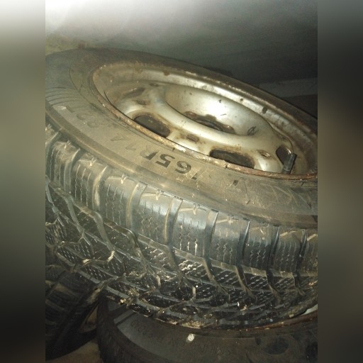 Zdjęcie oferty: 4 opony zimowe 175/65 R14 na stalowych VW ok.5-6mm