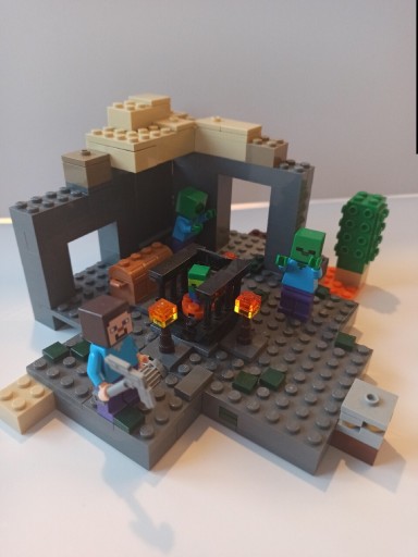 Zdjęcie oferty: LEGO Minecraft 21119 Loch
