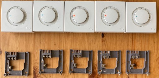 Zdjęcie oferty: Dobowy sterownik temperatury Salus RT200