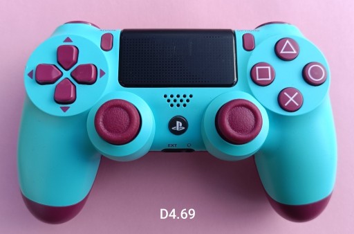 Zdjęcie oferty: Dualshock 4 /oryginalny/ V-2 / w fajnym stanie 