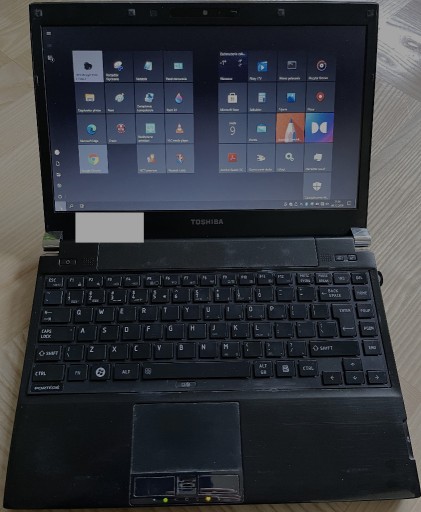 Zdjęcie oferty: Laptop Toshiba R700 8GB SSD-128GB i3 FVAT