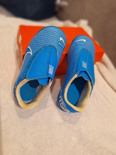 Zdjęcie oferty: Korki chłopięce Nike Vapor 13 Club MG PS, rozm. 27