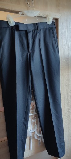 Zdjęcie oferty: Eleganckie spodnie Hugo Boss rozm.UK 48