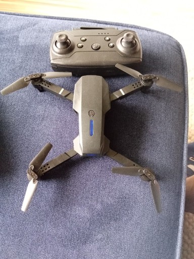 Zdjęcie oferty: Dron E88 PRO RC 4K professional 