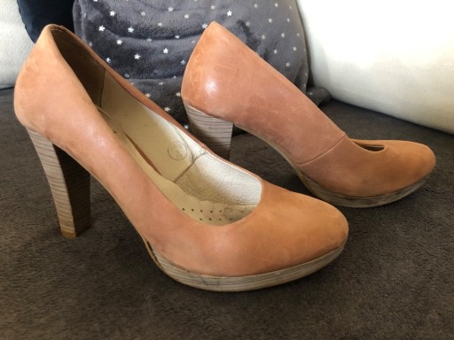 Zdjęcie oferty:   Piękne buty  na wysokim obcasie 40