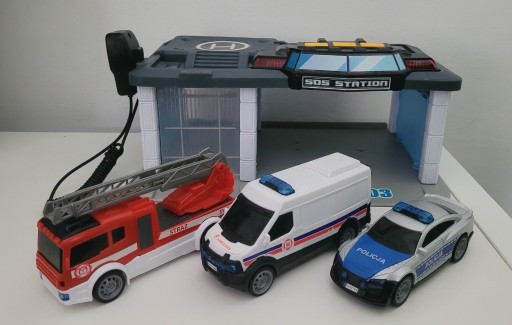 Zdjęcie oferty: Baza dla samochodów ratunkowych: Policja, Karetka Pogotowia, Straż Pożarna