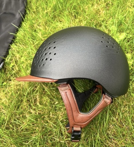 Zdjęcie oferty: Kask jeździecki fouganza 