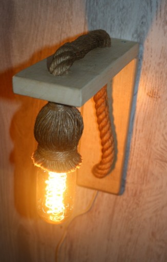 Zdjęcie oferty: Lampa ścienna z drewna, kinkiet, loft, vintage