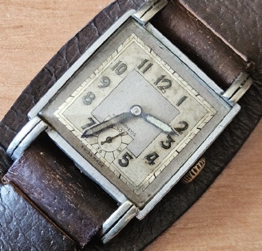 Zdjęcie oferty: Zegarek  tank  swiss made art-deco  