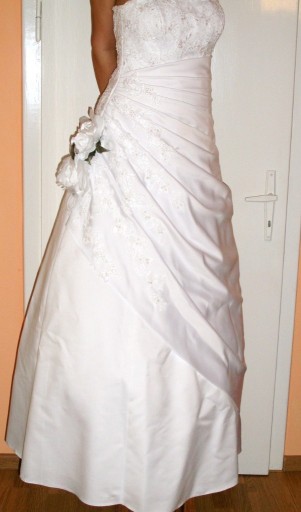 Zdjęcie oferty: Piękna suknia ślubna / sukienka ślubna biała L/40