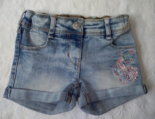 Zdjęcie oferty: C&A szorty jeansowe dziewczęce z haftem nowe r. 98