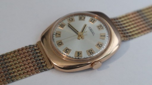 Zdjęcie oferty: Złoty zegarek Rakieta z różowego złota 14k 583 