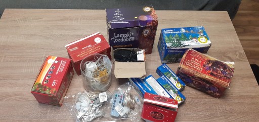 Zdjęcie oferty: 14 kompletów lampek choinkowych--do naprawy