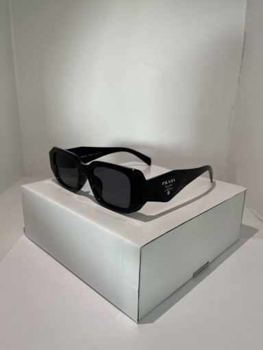 Zdjęcie oferty: Okulary przeciwsłoneczne Prada czarne