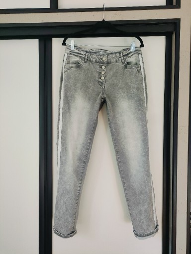 Zdjęcie oferty: Jasno szare jeansy boyfriend lampasy L 