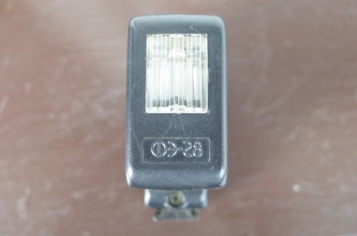 Zdjęcie oferty: malutka lampa błyskowa radziecka FE-28