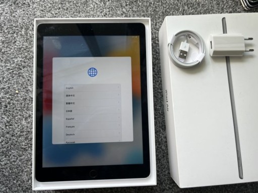 Zdjęcie oferty: Tablet Apple iPad Air 2 64GB WIFI SILVER Grey