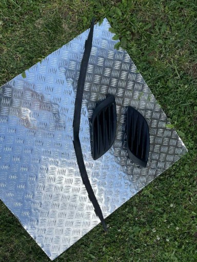 Zdjęcie oferty: Suzuki Swift gril i zaślepki 