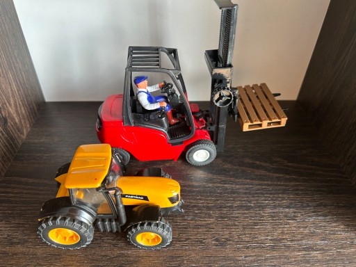Zdjęcie oferty: Zabawka wózek widłowy plus traktor 