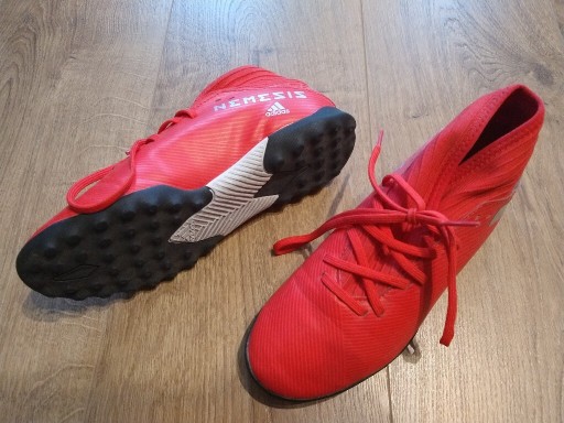 Zdjęcie oferty: Buty do piłki nożnej Adidas Nemeziz. Rozmiar 38 