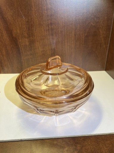 Zdjęcie oferty: maselnica bomboniera szklana stara zamykana wada