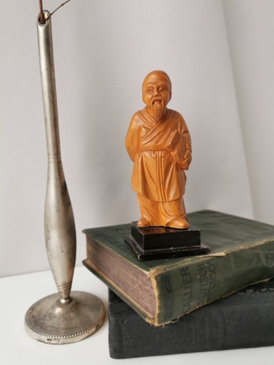 Zdjęcie oferty: Ozdoba drewniana chińska figurka mędrca