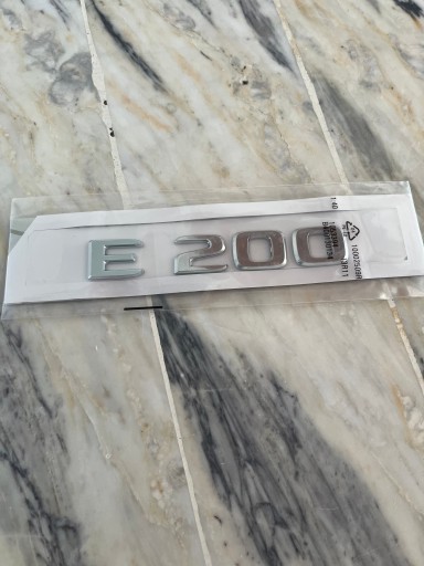 Zdjęcie oferty: Nowy Emblemat Znaczek E200 Mercedes OE