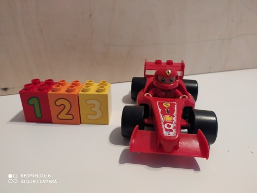 Zdjęcie oferty: Lego duplo bolid formuła 1 Ferrari