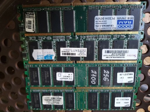 Zdjęcie oferty: Karty pamięci DDR 256 MB sprawne.Pamięć.Karta 512