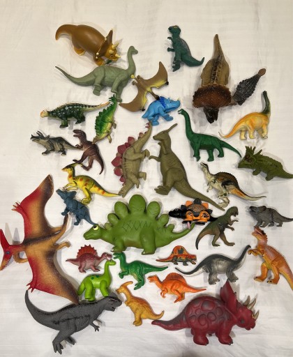 Zdjęcie oferty: Zestaw kolekcjonerski dinozaurów 