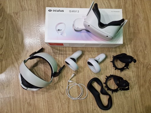 Zdjęcie oferty: Oculus quest 2 gogle Vr okulary 2 kontrolery plus dodatkowe akcesoria