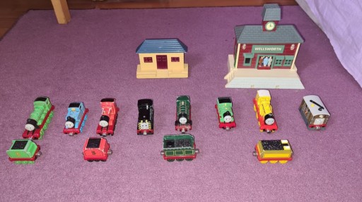 Zdjęcie oferty: Tomek i przyjaciele- 8 lokomotywek- tory i stacje
