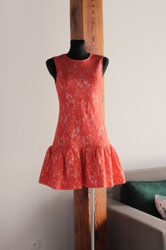 Zdjęcie oferty: Koralowa sukienka koronkowa  Warehouse XS