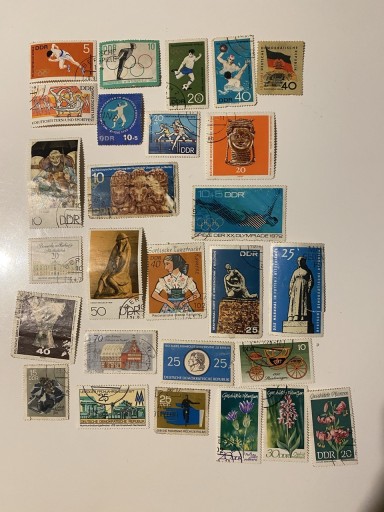Zdjęcie oferty: Zestaw znaczków DDR / NRD – sport, sztuka, historia, flora