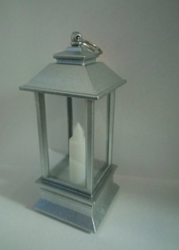 Zdjęcie oferty: Latarnia latarenką LED na baterie srebrna