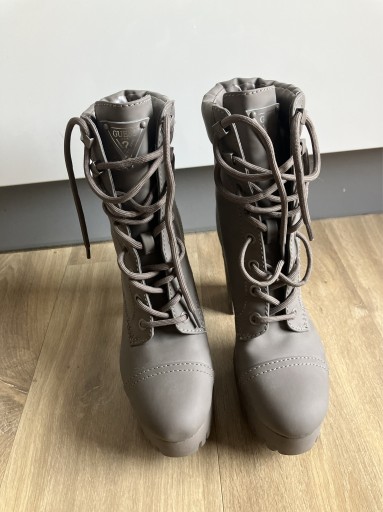 Zdjęcie oferty: Botki Guess Rozmiar 39