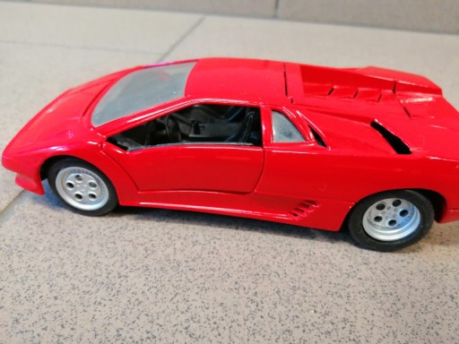 Zdjęcie oferty: Model auta samochodu Lombargini zabawka 